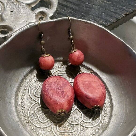 Handcrafted Lightweight Rustic Bronze Metal Mottled Red Acrylic Dangle Earrings - Picture 1 of 5